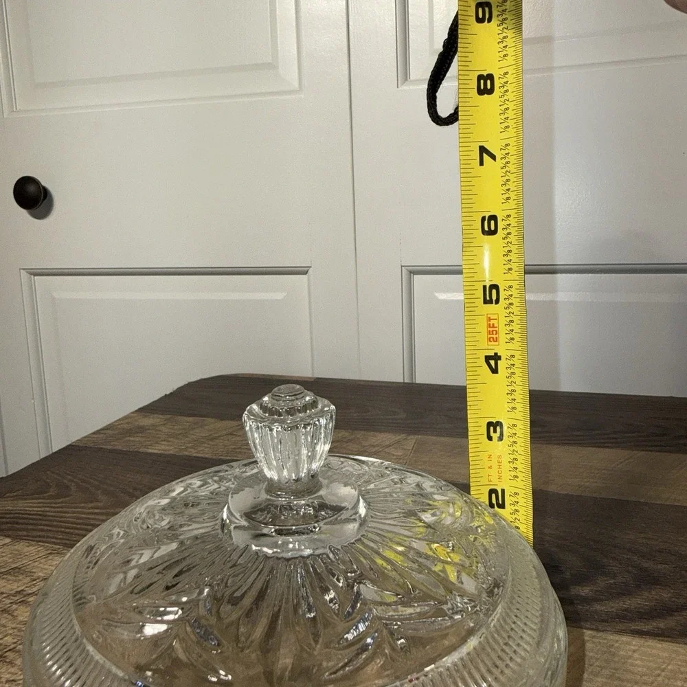 Vintage‎ Avon Crystalique Glass Candy/Trinket Dish Patterned Cut Glass/lid Retro